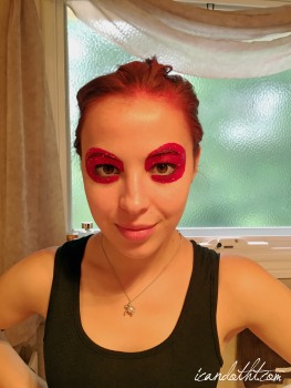 lady gaga red makeup2
